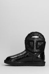 UGG Logo Mini Crinkle Low Heels Ankle Boots In Black Leather - Men