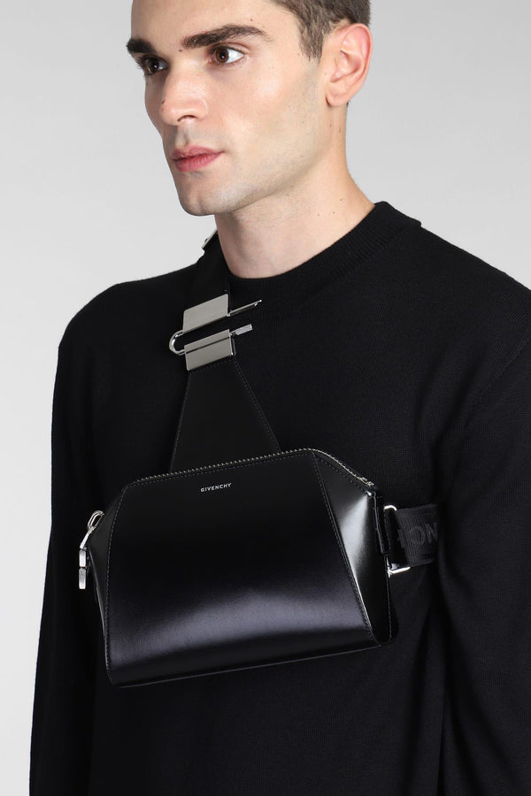 Givenchy Ant U Shoulder Bag In Black Leather - Men - Piano Luigi