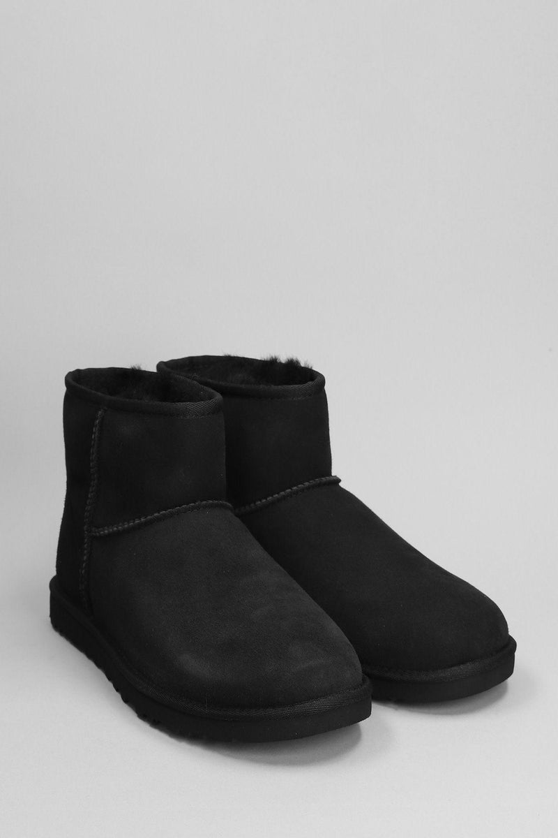 UGG Classic Mini Low Heels Ankle Boots In Black Suede - Men - Piano Luigi