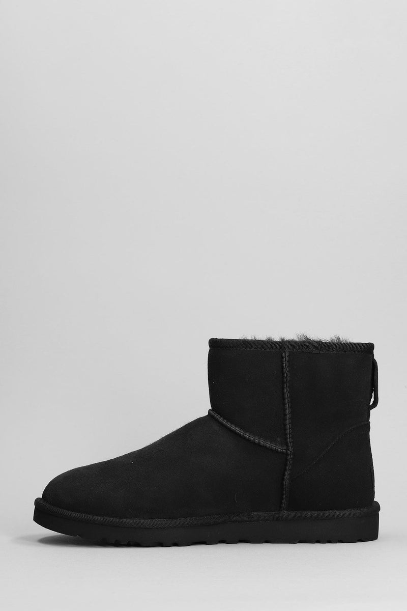 UGG Classic Mini Low Heels Ankle Boots In Black Suede - Men - Piano Luigi